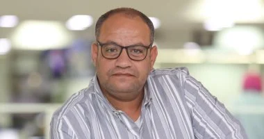 خالد سنجر يكتب: عبيط القرية 1