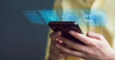 مع عودة المدارس.. نصائح للأمهات لمساعدة الأطفال على ترك التليفون