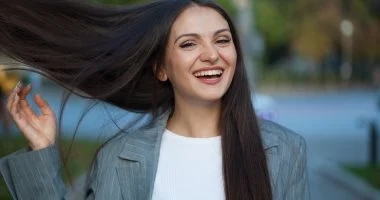 10 فواكه تمنح شعرك القوة واللمعان.. احرصى على إضافتها لنظامك الغذائى