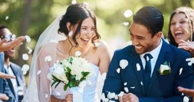 العزاب ينفقون مبالغ باهظة لحضور حفلات زفاف بأمريكا.. اعرف إزاى؟