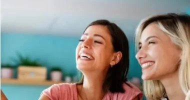 إتيكيت الزيارات.. 10 قواعد بسيطة تعكس ذوقك ورقيك