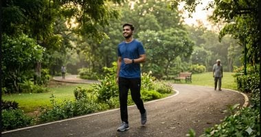 دراسة: 75 دقيقة من المشي السريع أسبوعيا تساعد على تقليل دهون البطن
