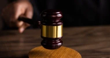 لأول مرة فى فرنسا.. القضاء يعترف بسرطان الثدى كمرض مهنى لمضيفة طيران