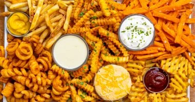 سر قرمشة بطاطس المطاعم.. 3 طرق سهلة لفرايز ذهبى من غير ما يشرب زيت