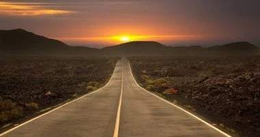 تفسير حلم الطريق.. تحديات عاطفية أم رحلة جديدة؟