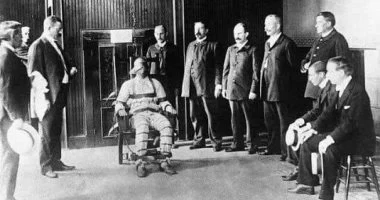 حكاية أول إعدام بالكرسى الكهربائى.. ويليام كيمبلر يدخل التاريخ عام 1890