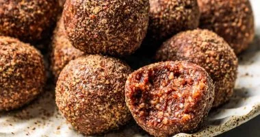 طريقة عمل كرات الطاقة الصحية.. بدون فرن وفي 10 دقائق