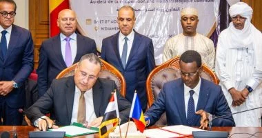 عبد العزيز قنصوة يوقع اتفاقا بين مصر وتشاد لتعزيز التعاون في الحرف اليدوية