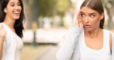 لا تستمد قيمتك من الآخرين.. خطوات لاستعادة ثقتك بنفسك والعيش بشروطك