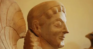 أبو الهول في الأسطورة اليونانية.. حكاية الوحش الذي جعل المعرفة شرطًا للنجاة