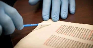 علماء يفككون الحمض النووى من المخطوطات القديمة