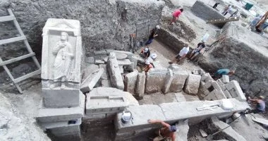 مقبرة من العصر الرومانى تكشف أسرار حياة الأثرياء قبل 2000 عام