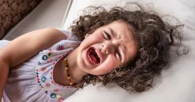 نوبات الغضب عند الأطفال.. 7 طرق لاحتواء طفلك دون عقاب أو صراخ