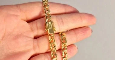 سلسلة بسمارك تتصدر ترند مجوهرات 2026.. كيف ترتدينها بأناقة؟