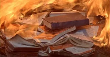 من الصين إلى روما.. أشهر حوادث حرق الكتب فى العالم القديم