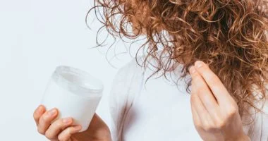 طريقة عمل ماسك منزلى للشعر الجاف بعد التعرض للشمس والبحر