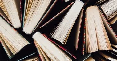 لماذا يطبع الكتاب مستطيل الشكل؟.. حكاية صنعت شكله الحالى