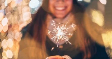 مغتربة لشغل أو دراسة.. إزاى تحتفلى بعيد ميلادك لوحدك؟.. أفكار هتساعدك