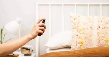 طريقة عمل سبراى طبيعى لتعطير المنزل فى الصيف بمكونات بسيطة فى مطبخك