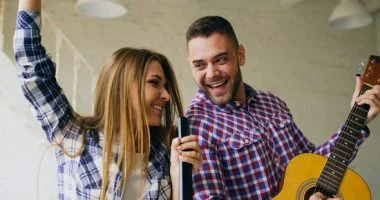هوايات تساعد الأزواج على العيش بسعادة لسنوات طويلة.. بتقوى علاقاتهم ببعض