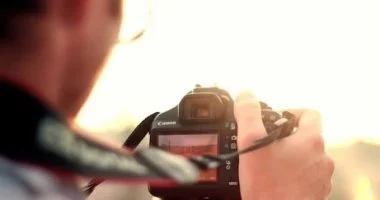 اليوم العالمى للتصوير الفوتوغرافى.. 6 صفات يتمتع بها عاشق الكاميرا