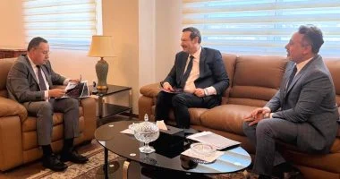 القائم بأعمال وزير الثقافة يلتقي رئيس قطاع المسرح لمتابعة الملفات المتعلقة
