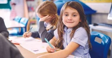 قبل دخول المدرسة.. 6 مهارات يحتاج طفلك لإتقانها