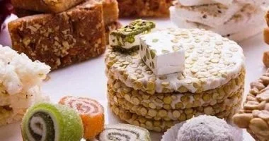 هل يمكن لمريض السكرى تناول حلوى المولد وما الأنواع المفضلة لصحة الأطفال؟