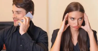 5 عبارات يرددها الرجل المفتقر للصدق العاطفى والنفسى فى أول لقاء.. خدى بالك