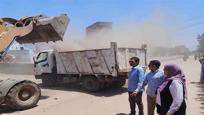 رفع كفاءة الطرق والإنارة بقريتي مؤنسة ودناصور بالمنوفية ضمن مبادرة «يوم في قريتنا»