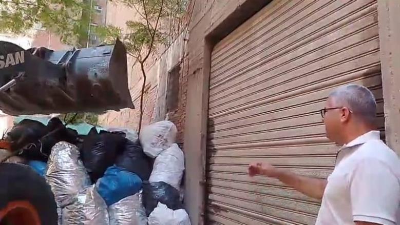 إخلاء وغلق وإزالة مخازن الفرز والخردة في شارعين بالطالبية