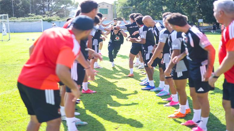 الأهلي يرحب بالصفقات الجديدة على طريقته الخاصة
