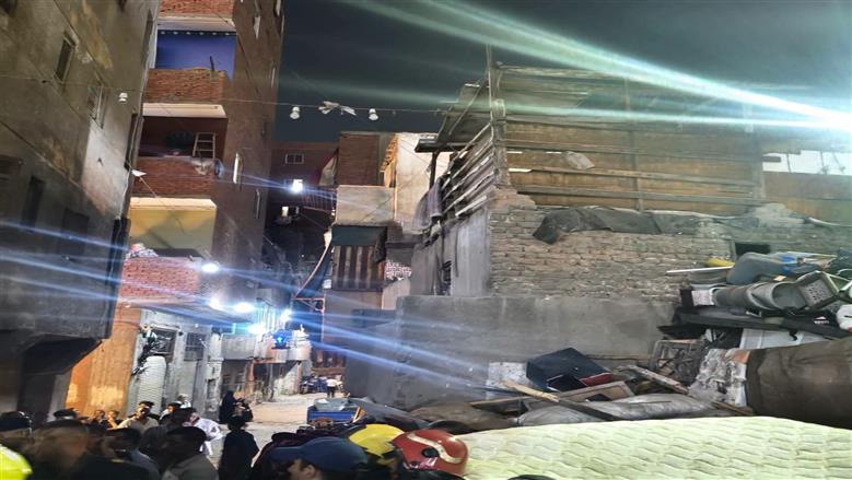 انهيار عقار حدائق القبة.. تحرك فوري لرفع الأنقاض والبحث عن أي مفقودين