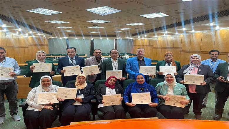 تكريم قيادات «تعليم الجيزة» لاجتياز مبادرة الاستخدام الآمن والمسؤول للذكاء الاصطناعي