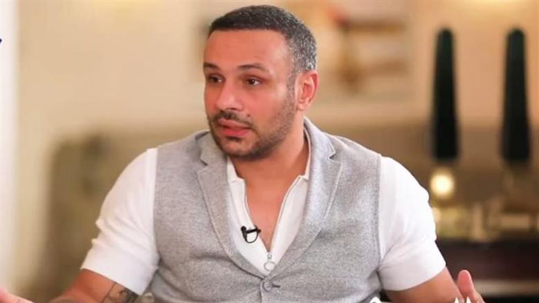 الفنان محمد عطية يعلن وفاة والدته برسالة مؤثرة: «مش قادر أرد على مكالمات»