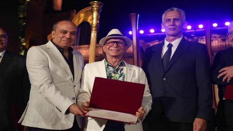 بعد تكريمه بمهرجان القلعة الـ34.. المخرج وليد عوني: وسام على صدري