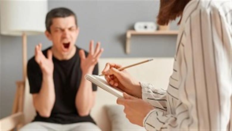 5 جمل احذر قولها وقت الغضب.. حتى لو كان محقا