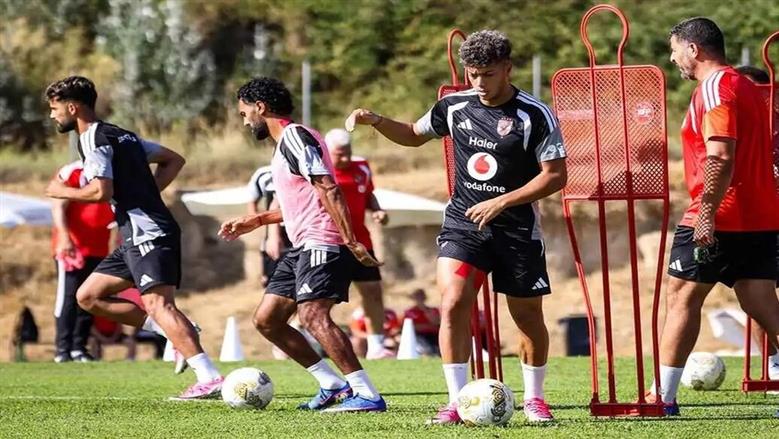 إمام عاشور يشارك في المران الجماعي للأهلي استعدادا لبرشلونة