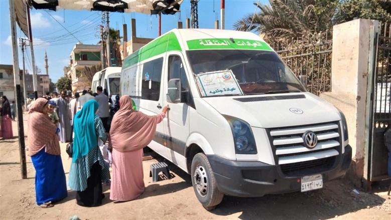 1213 مواطنا يستفيدون من القافلة العلاجية بقرية أبو عيسى في سيدي سالم بكفر الشيخ