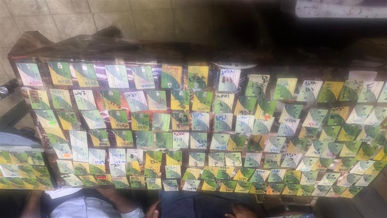 ضبط 141 بطاقة تموينية و30 جوال دقيق مدعم قبل بيعها بالسوق السوداء في قنا