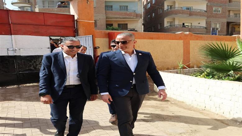 محافظ الجيزة يوجه برفع كفاءة محيط المدارس استعدادا للعام الدراسي الجديد