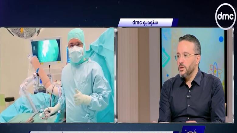 استشاري عظام يحذر من الهواتف: وضعيات الجلوس الخاطئة تؤذي الأطفال