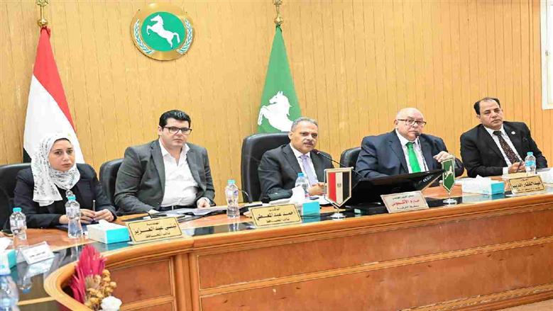 محافظ الشرقية: تكثيف المتابعة الميدانية للمشروعات التنموية والخدمية