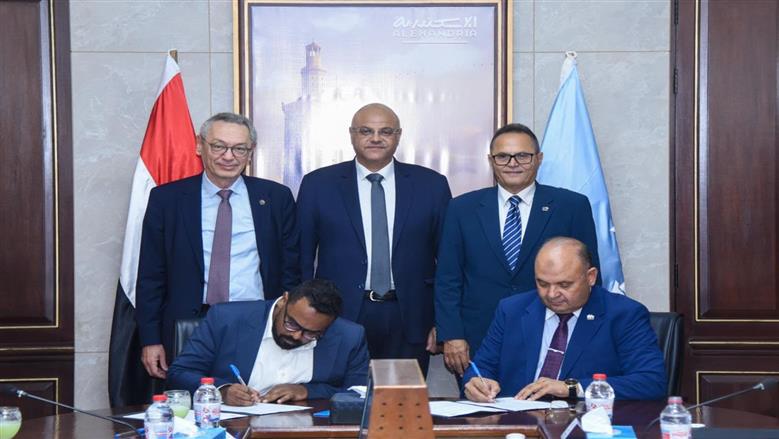 محافظ الإسكندرية يشهد توقيع بروتوكولين لتطوير منظومة جمع وإعادة تدوير المخلفات