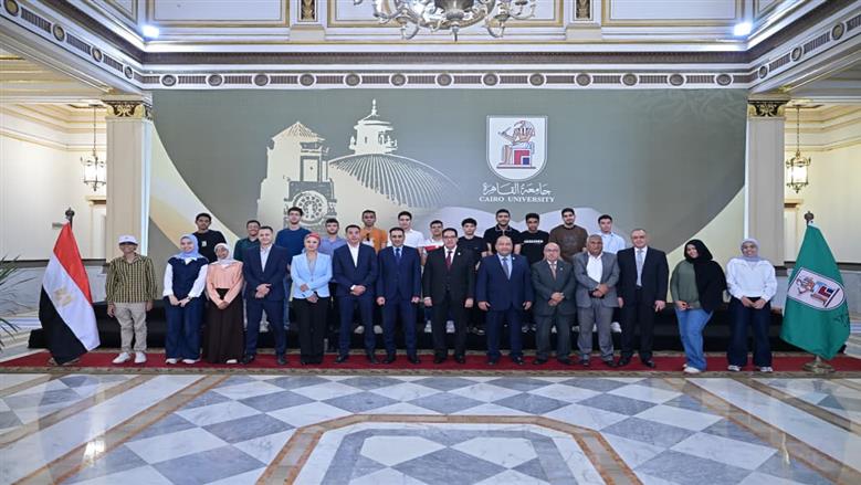 رئيس جامعة القاهرة لأوائل الثانوية العامة: التفوق الحقيقي يعني مواصلة النجاح والتميز