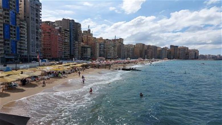 الأرصاد تحذر من طقس الإسكندرية غدا.. رياح وارتفاع الأمواج على بعض السواحل