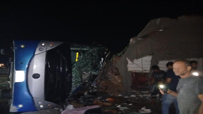 محافظ مطروح: دفعنا بـ15 سيارة إسعاف للتعامل السريع مع حادث تصادم محور الضبعة