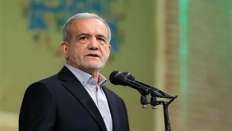الرئيس الإيراني: صادرات طهران ووارداتها تراجعت بنحو 35% بسبب العقوبات والحصار