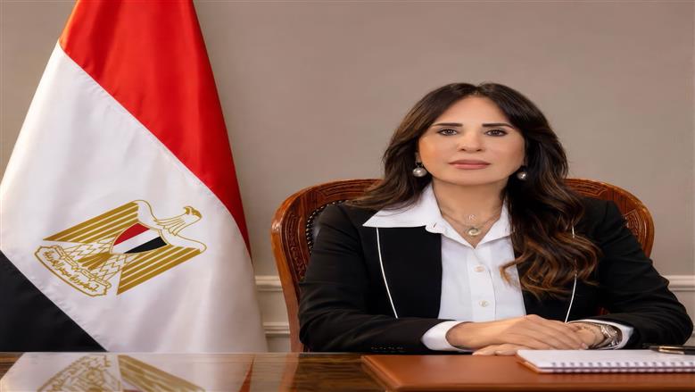وزيرة الإسكان تتابع موقف مشروعات مياه الشرب والصرف الصحي بعدد من المحافظات