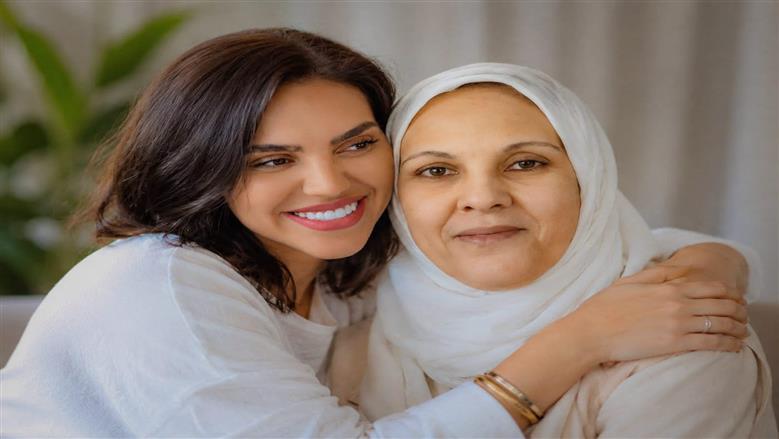 مي فاروق تحيي الذكرى السنوية لوفاة والدتها بكلمات مؤثرة: «هفضل أحبك لحد ما أجيلك»